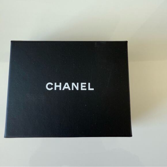 CHANEL tassel brooch Authentic Retail 1550$ - Picture 8 of 8